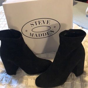 Black zip Steve Madden booties